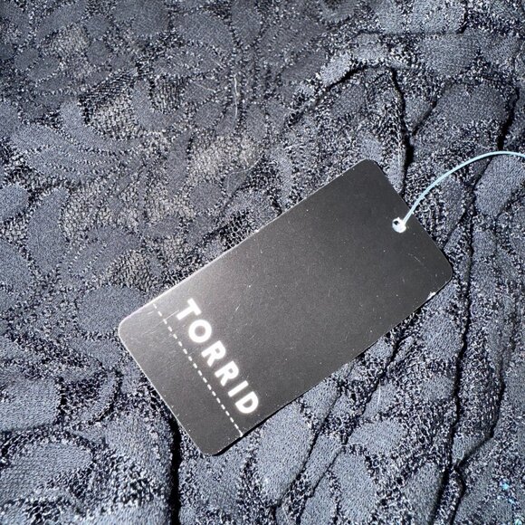 Stretch Lace And Mesh Crew Neck Long Sleeve Top - Picture 6 of 6